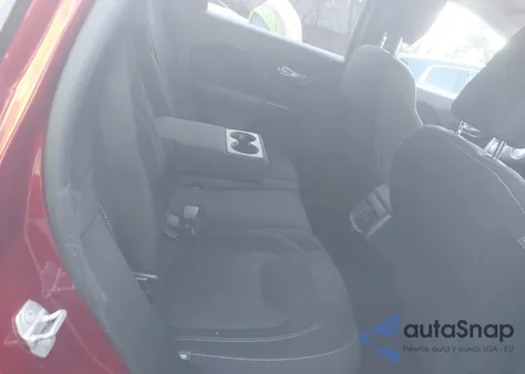 2016 Jeep Cherokee Latitude z USA, uszkodzony, nr VIN 1C4PJMCB6GW210786